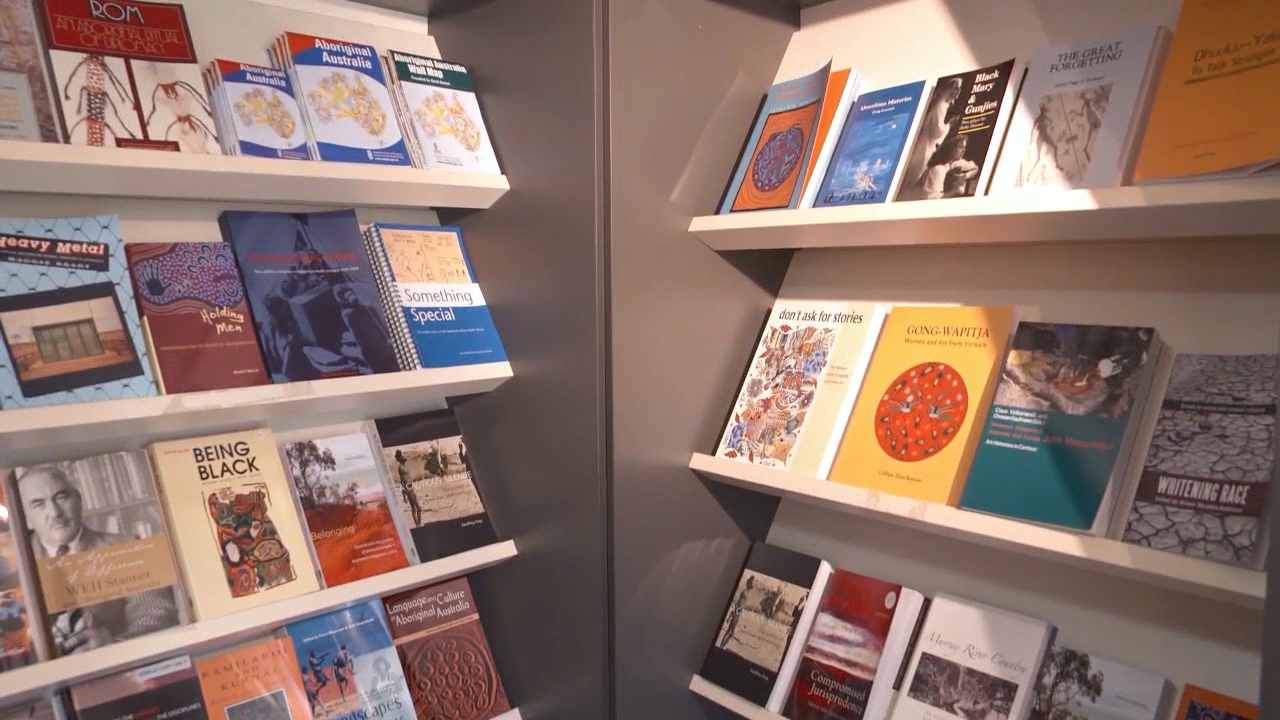 Shelves_of_titles_at_the_Aboriginal_Studies_Press_bookshop