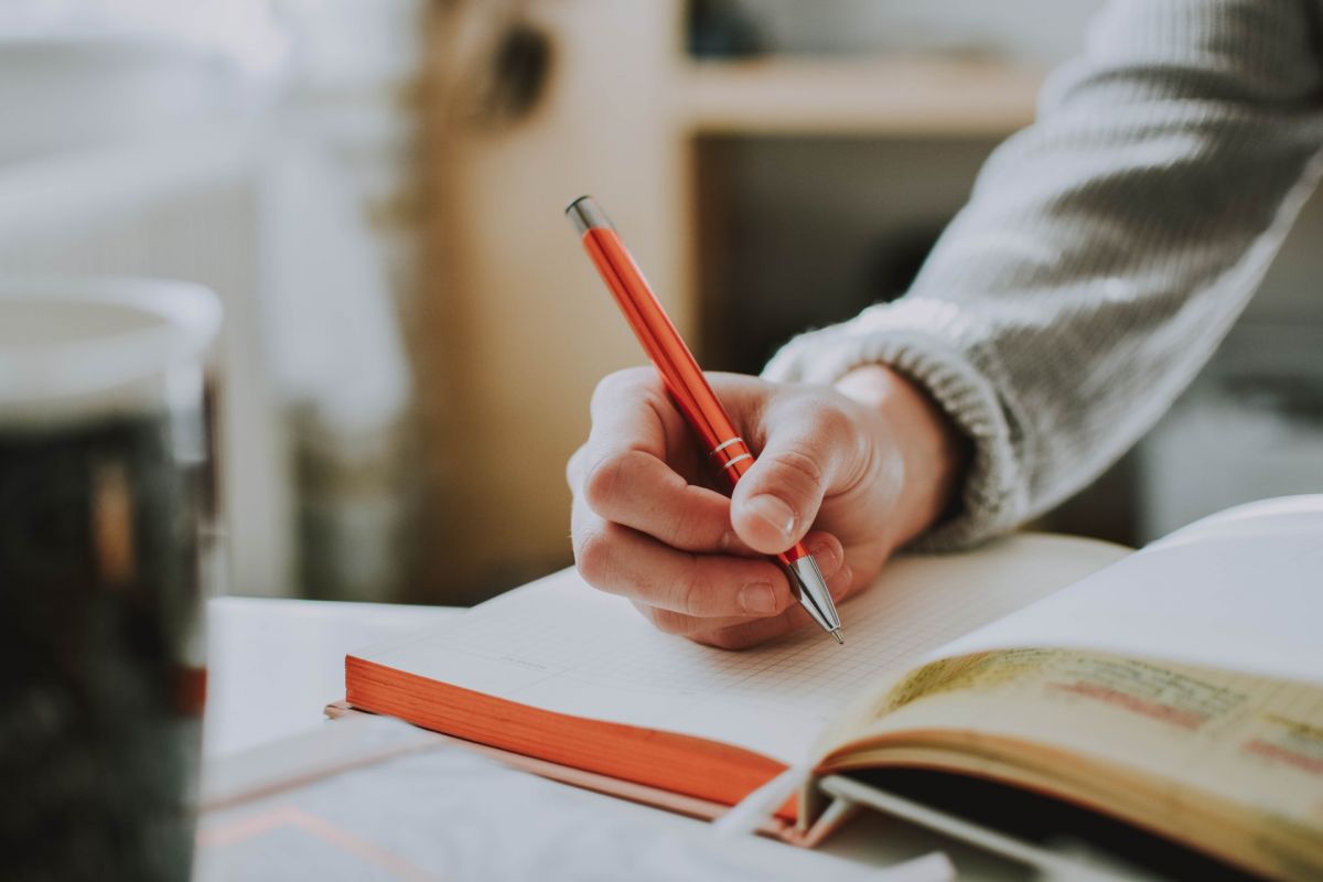 lilartsy-writing-hand